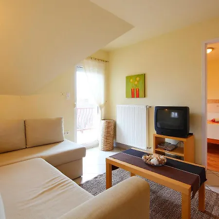Balaton A616 Apartment Vonyarcvashegy